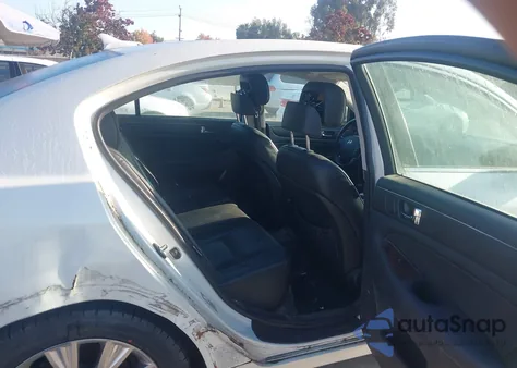 2009 Hyundai Genesis 3.8 from USA, damaged, VIN KMHGC46E89U036715